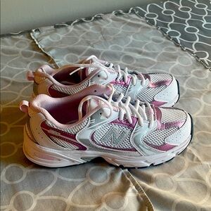 New Balance 6 1/2 men’s 8 women’s 
Great condition like new! Wore twice only.